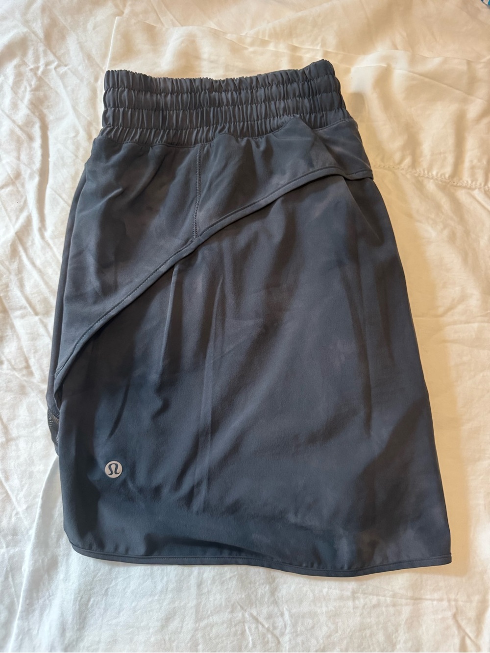 lululemon athletica charcoal black athletic skort with ruched waistband